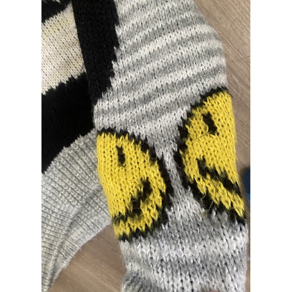 UO Lennon Jacquard Cropped Sweater S Smiley Skull Yin Streetwear Urban Outfitter - Picture 6 of 9